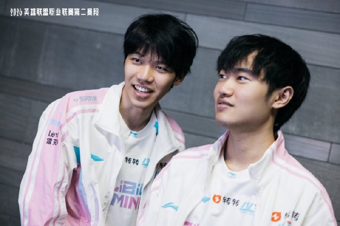 LPL分享BLG赛后返图：锐势破浪，勇砺锋芒